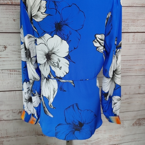 ROBERT Graham silk wrap top size M - Picture 10 of 16